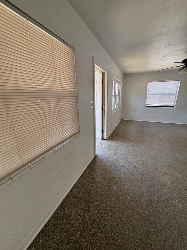 Building Photo - 172 38th Ave SE