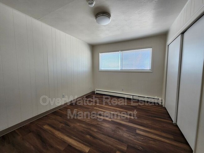 Building Photo - 3925 E 9th Ave