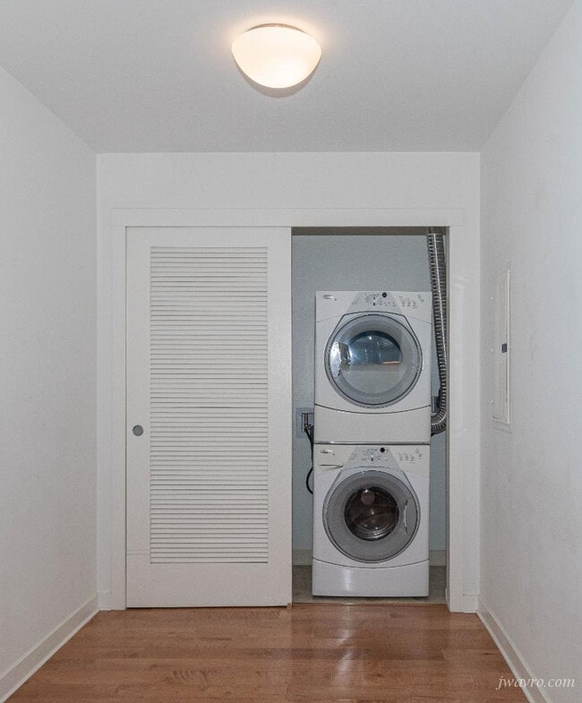 Building Photo - 1160 Mission St