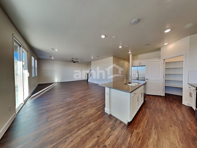 Building Photo - 7456 S Via Bombachas