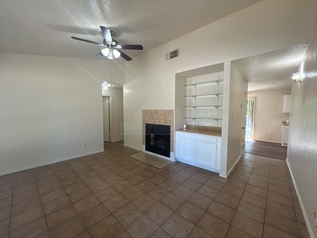 Building Photo - 3806 London Ln