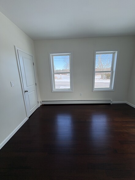 Building Photo - 316 Old Fall River Rd