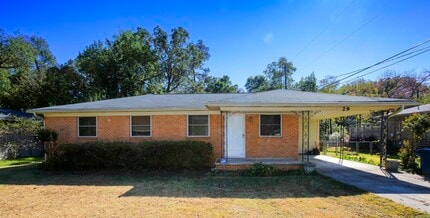Building Photo - 29 Meadowbrook Dr