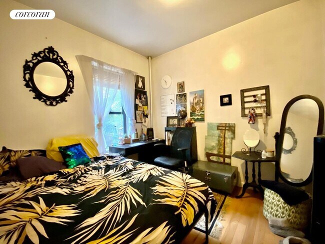 Building Photo - 40 W 127th St