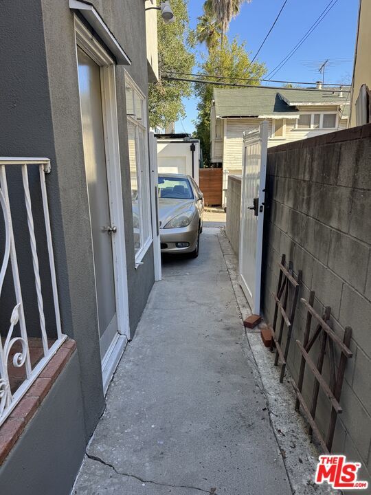 Building Photo - 1245 Chelsea Ave