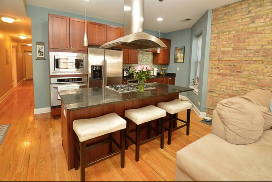 Building Photo - 3740 N Wilton Ave