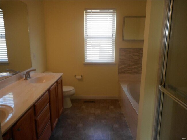 Building Photo - 219 Hawksbury Pl