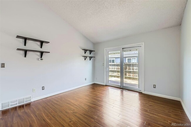 Building Photo - 608 Pheasant View Dr