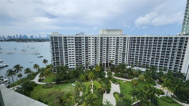 Building Photo - 1500 Bay Rd