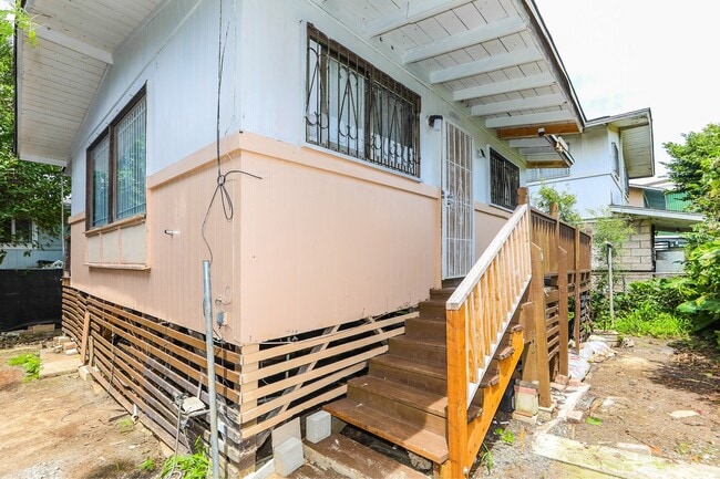 Building Photo - 1422 Pua Ln