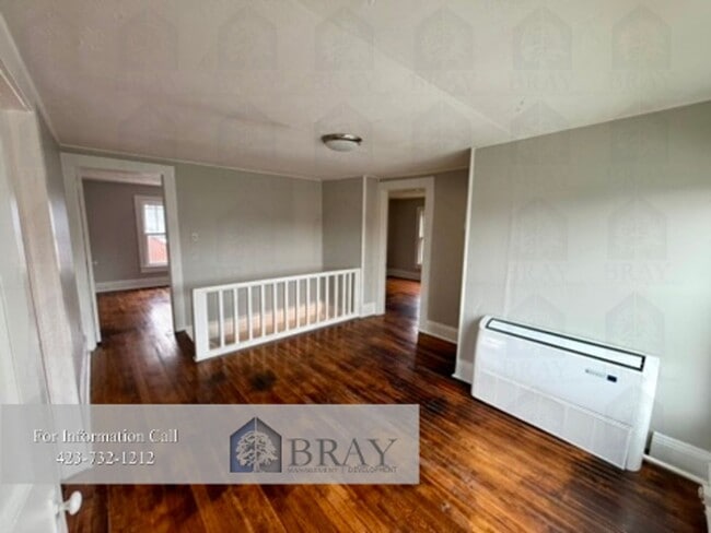 Building Photo - Charming Renovated 1935 Historic Home with Fenced Yard in Central Kingsport