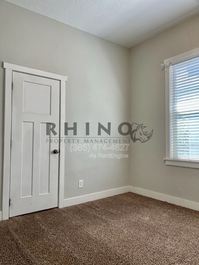 Building Photo - 576 N 400 W