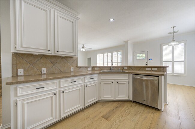 Building Photo - 4426 Desert Cliff Ct