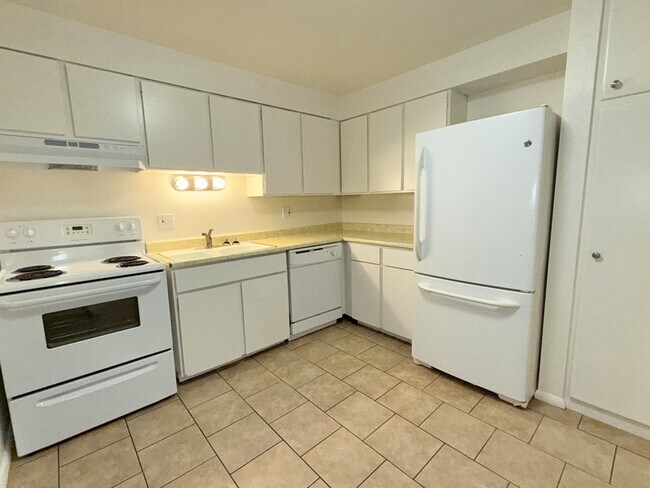 Building Photo - 2175 S 300 E