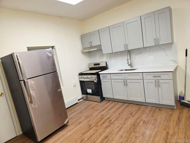 Primary Photo - 117-10 Jamaica Ave