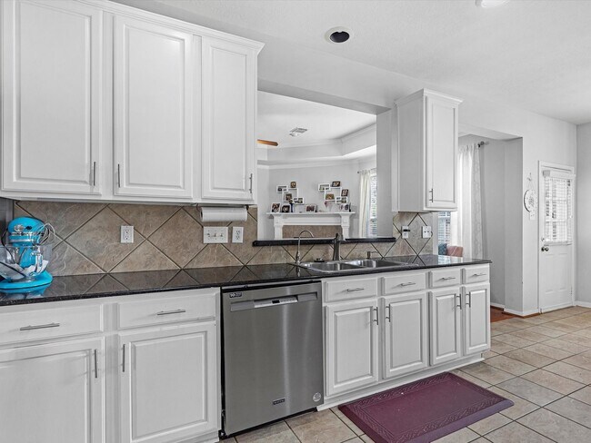 Building Photo - 2507 Stonebury Ln