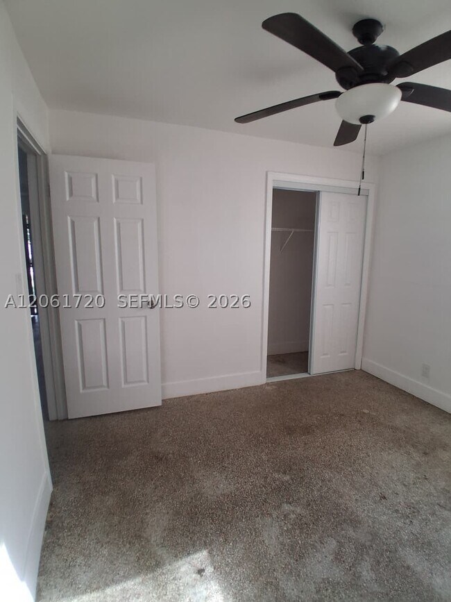 Building Photo - 3730 NW 4th Pl