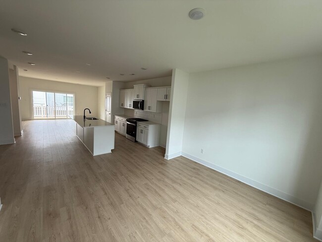 Building Photo - 15309 Sunray Aly