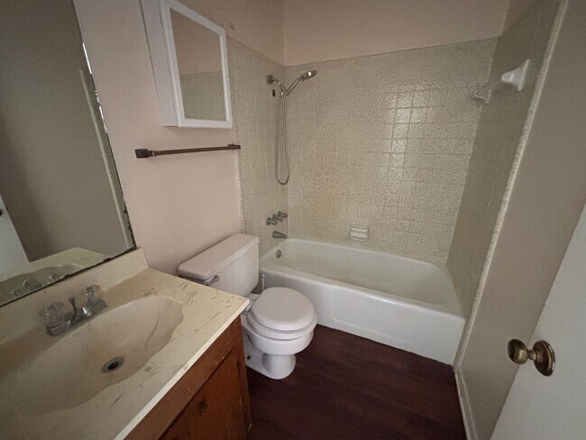 Building Photo - COZY AND SPACIOUS BRICK HOME NEAR PINES ROAD IN SHREVEPORT.