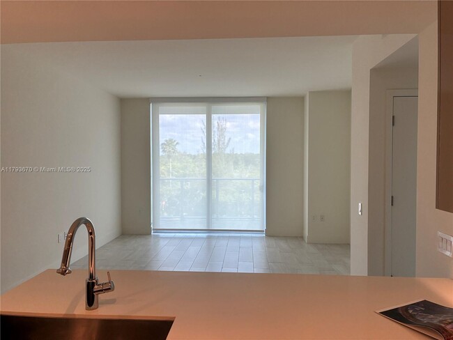 Building Photo - 2000 Metropica Wy