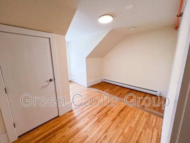 Building Photo - 28 S Williams St