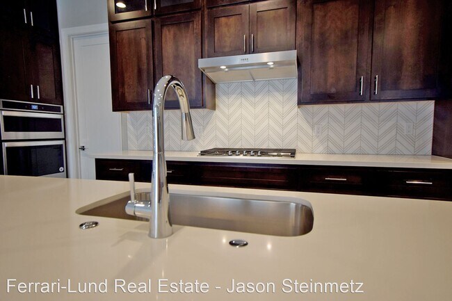 Building Photo - 3 br, 3 bath House - 280 Starboard