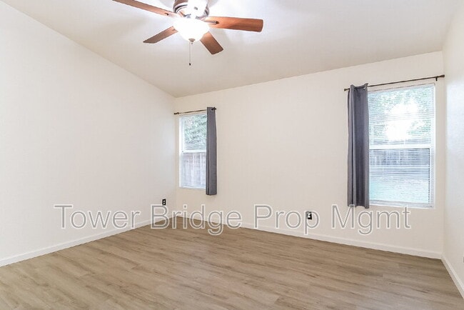 Building Photo - 4726 Stuart St