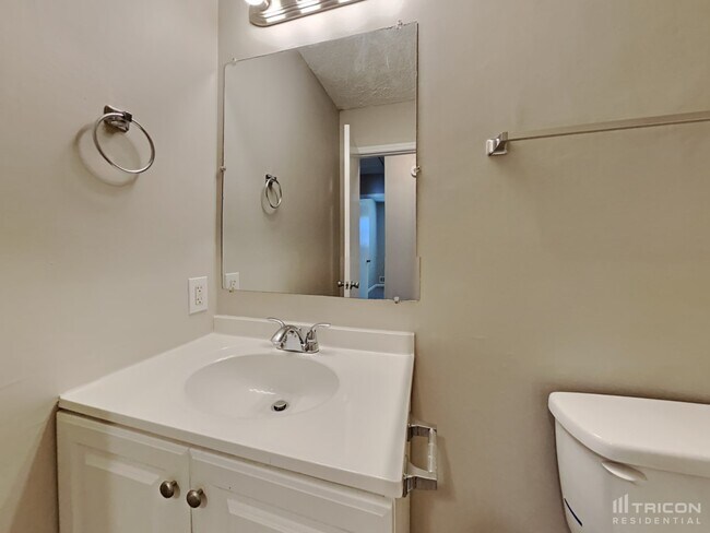 Building Photo - 2632 John Petree Rd