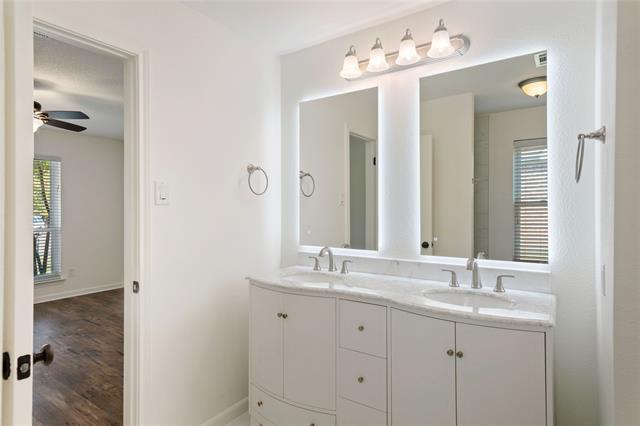 Building Photo - 2113 Live Oak Dr