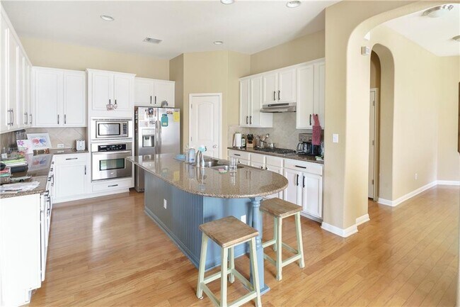 Building Photo - 1601 Greenside Dr