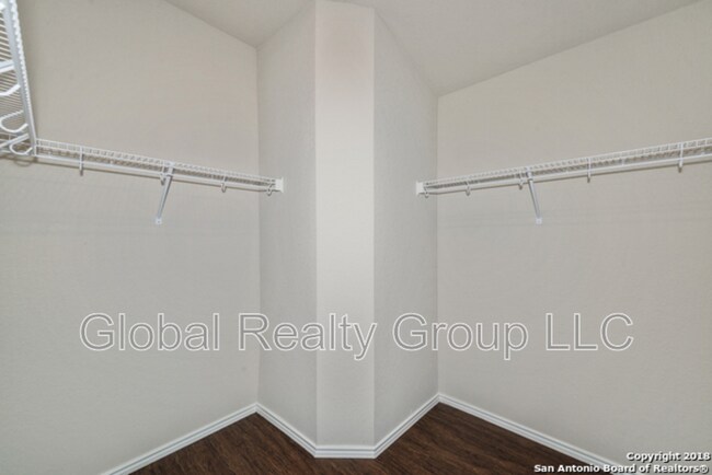 Building Photo - 108 Fabarm Ln