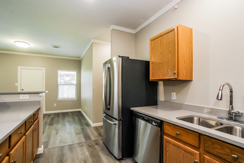 Building Photo - 16906 N Lighthouse Dr