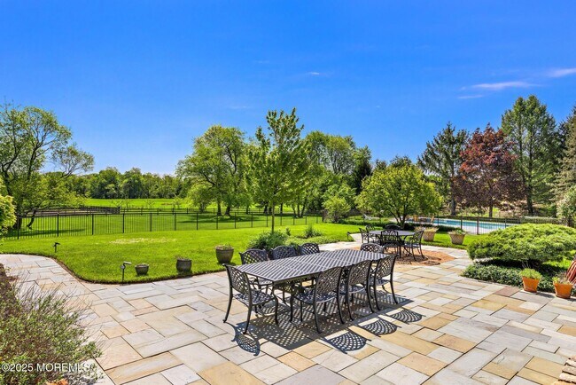 Building Photo - 13 Driftwood Ln