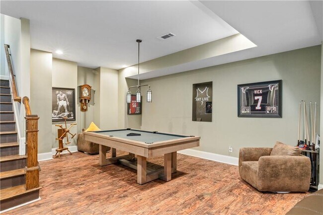 Building Photo - 2125 Cooper Lake Dr SE