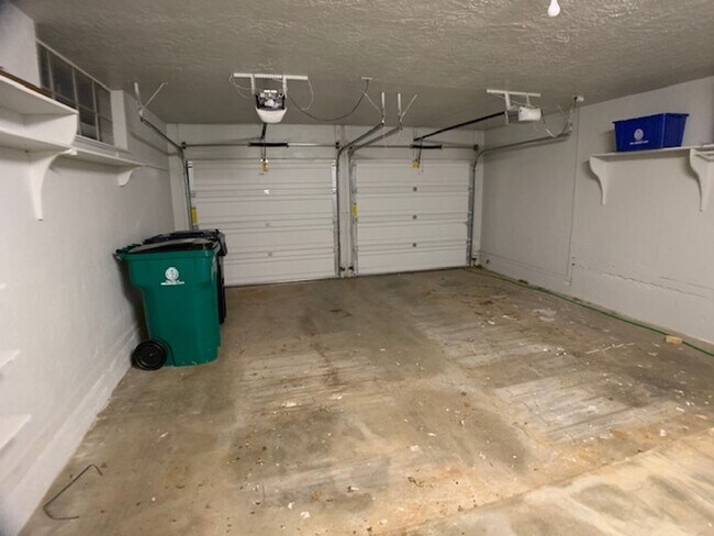 Building Photo - 3 Bed Home OKC - Move in Deposit-Free! (If Qualified)