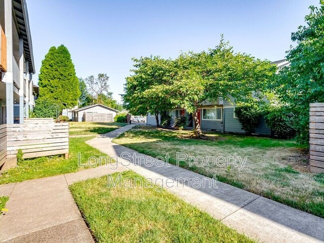 Building Photo - 4085 SW 160th Ave