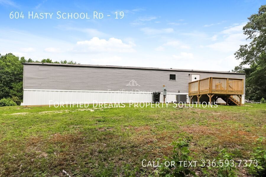 Building Photo - 604 Hasty School Rd