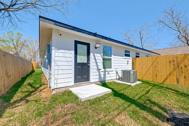 Building Photo - 7339 Krueger Rd