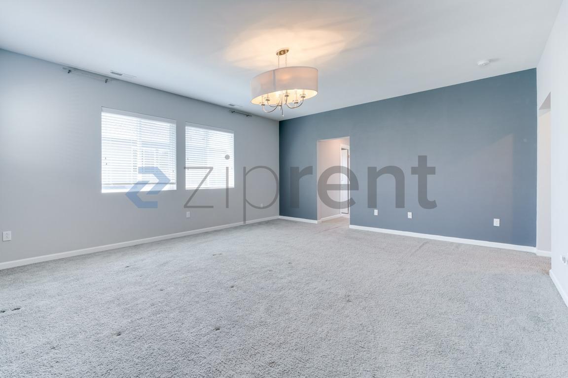 Building Photo - Unit