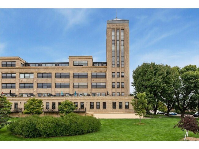 Building Photo - 730 Stinson Blvd NE