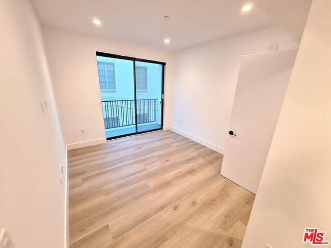 Building Photo - 8326 Blackburn Ave