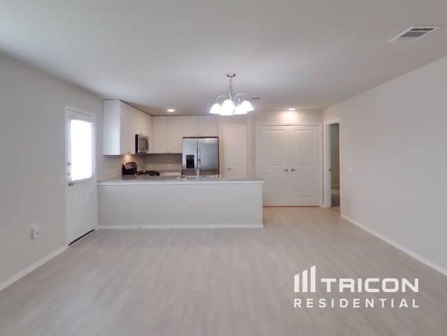 Building Photo - 5603 Apricot Mist