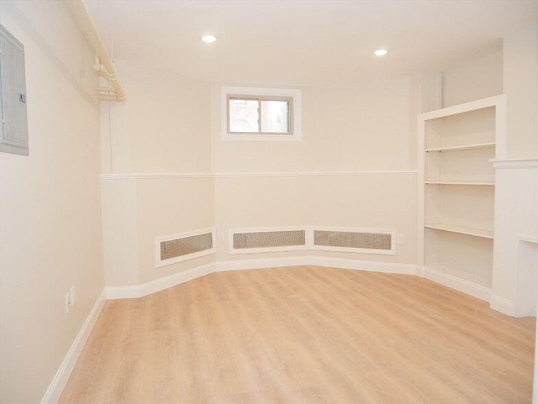 Building Photo - 16 Beals St