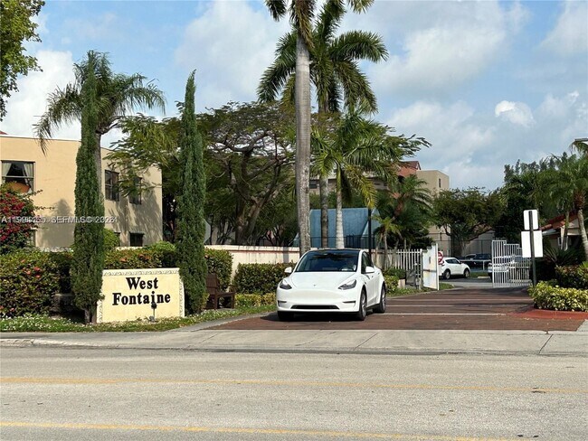 Building Photo - 10245 NW 9th St Cir