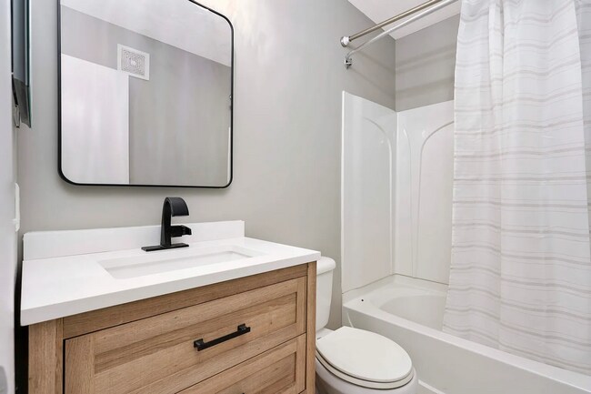 Building Photo - 6024-6026 W 35th Street