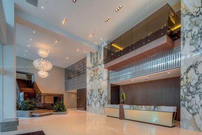 Building Photo - 2020 N Bayshore Dr