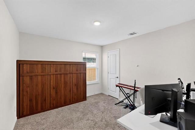 Building Photo - 504 Willow View Way