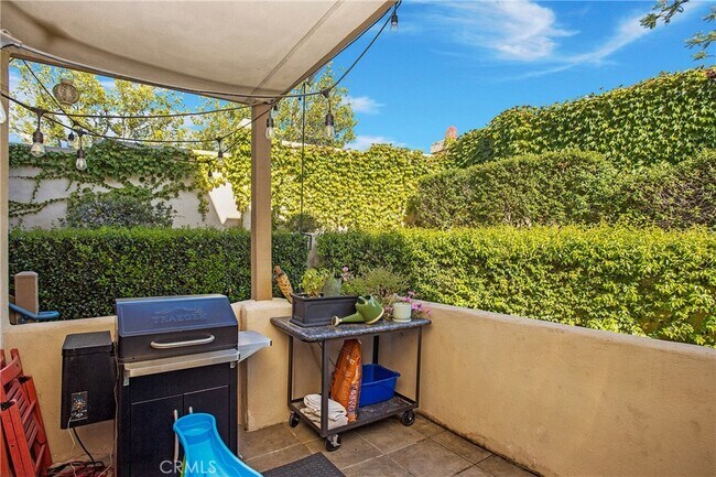 Building Photo - 50 Abrigo-