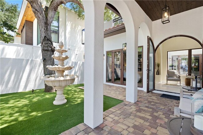 Building Photo - 1312 SE 2nd Ct