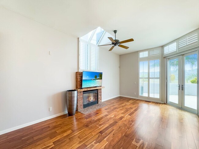 Building Photo - Stunning 3B/3BA House in Del Mar!
